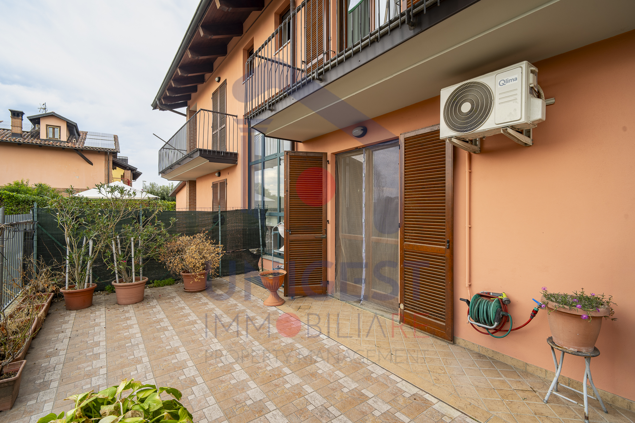BILOCALE CON GIARDINO PRIVATO — foto 6