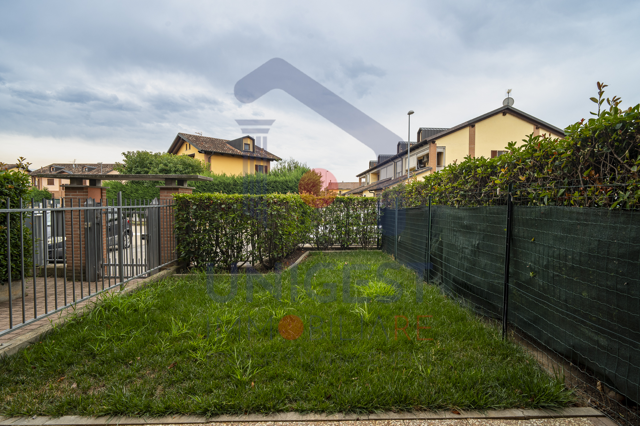 BILOCALE CON GIARDINO PRIVATO